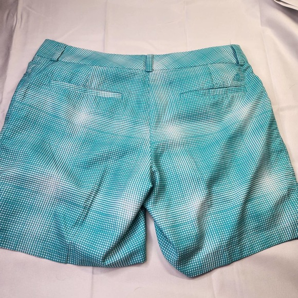 Adidas Climalite Woman's Golf Bermuda Shorts Plaid Stretch Pleated Blue Size 10 - Picture 8 of 8